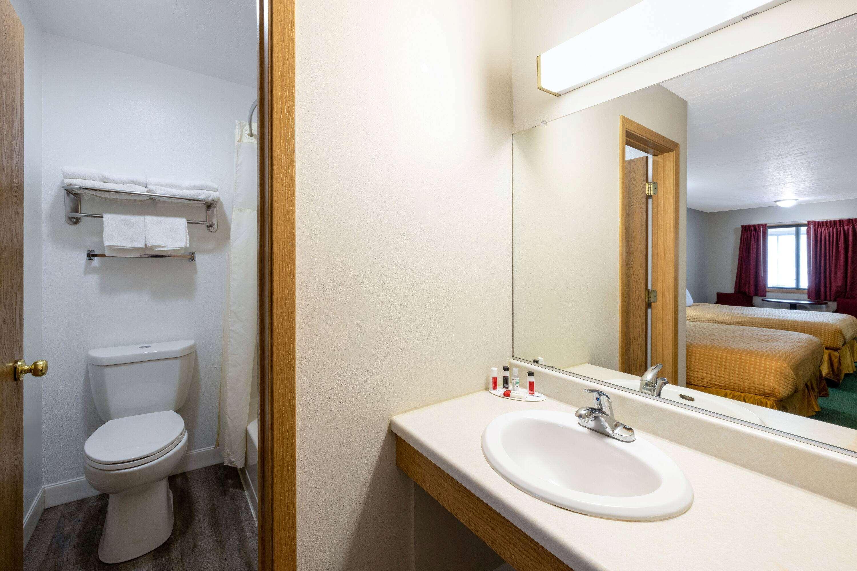 Travelodge By Wyndham Spirit Lake/Okoboji Dış mekan fotoğraf